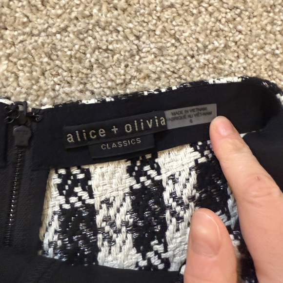 Alice & Olivia MACE TWEED MINI SKORT‎ 6 - Picture 5 of 11